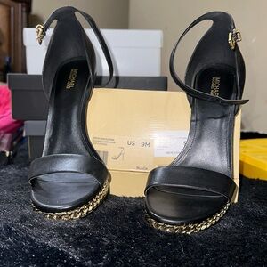 Michael Kors Jordyn chain platform leather stilettos shoes 9 like new